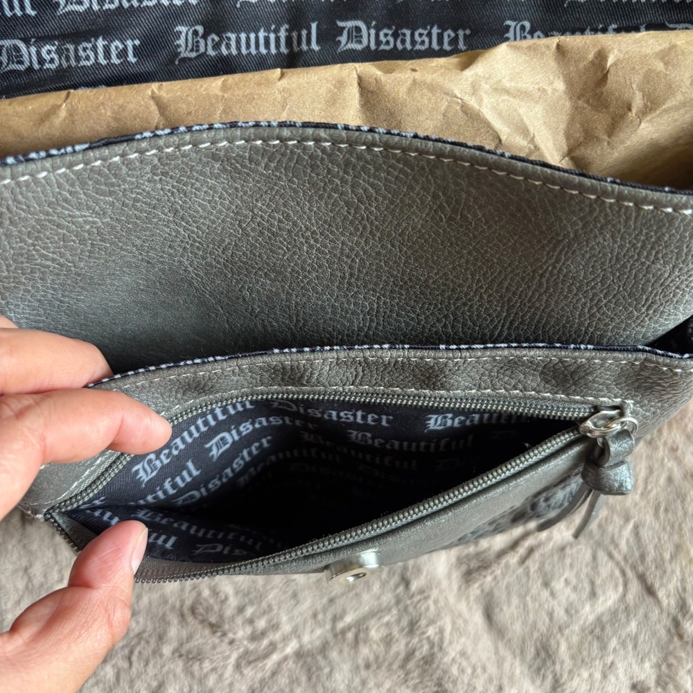 Beautiful Disaster Grey Studded Convertible Backpack Crossbody Bag Skull Punk - Picture 6 of 16